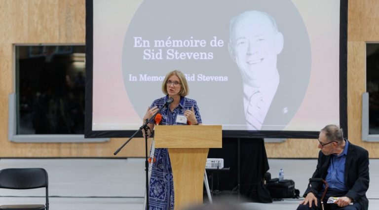 Jeunesse au Soleil : Commémoration de Sid Stevens