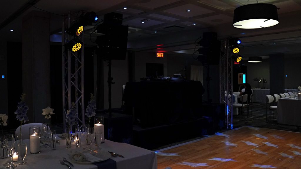 Piste de danse, son et éclairage de mariage par Symmetry à l’Hôtel William Gray